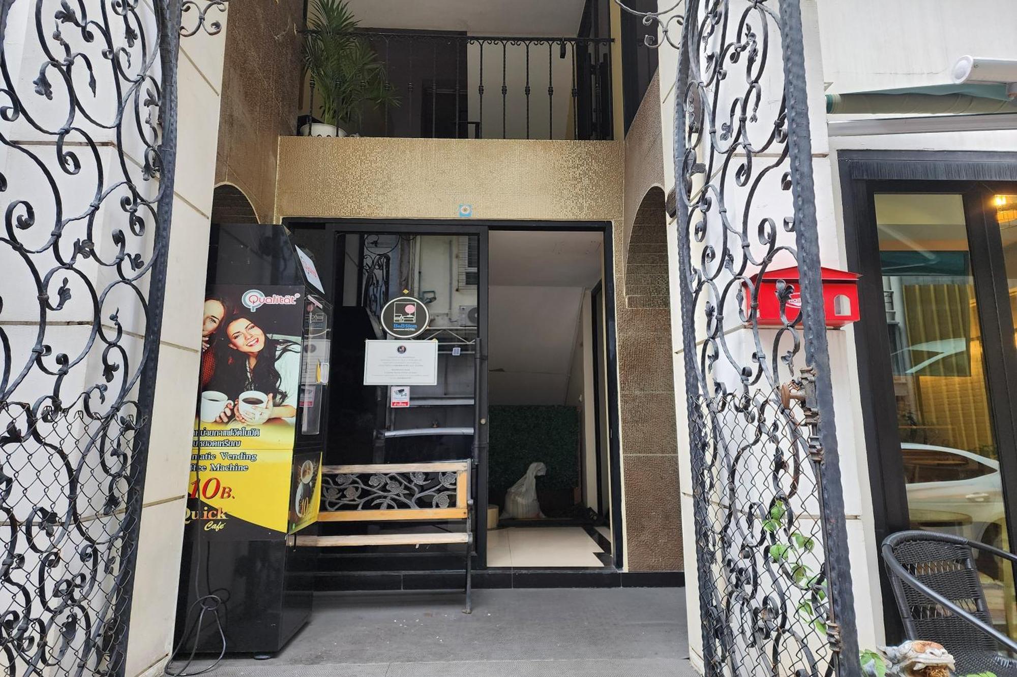 Bnb98 Silom Hotel バンコク都 エクステリア 写真
