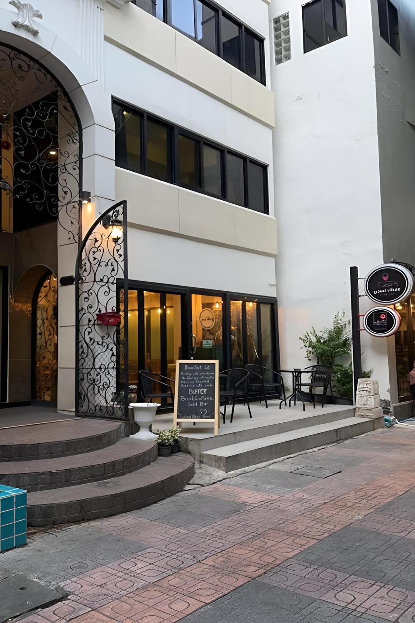 Bnb98 Silom Hotel バンコク都 エクステリア 写真