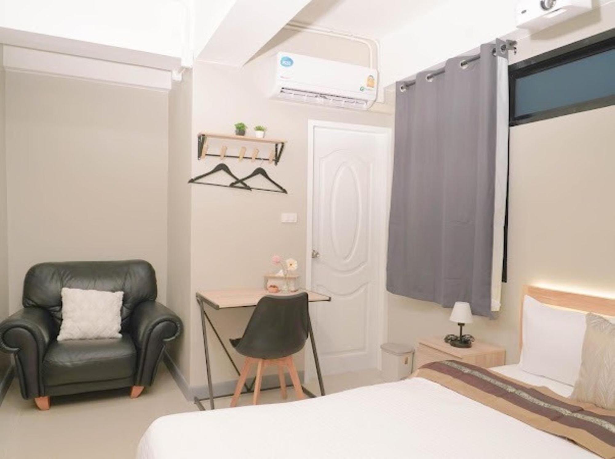 Bnb98 Silom Hotel バンコク都 エクステリア 写真