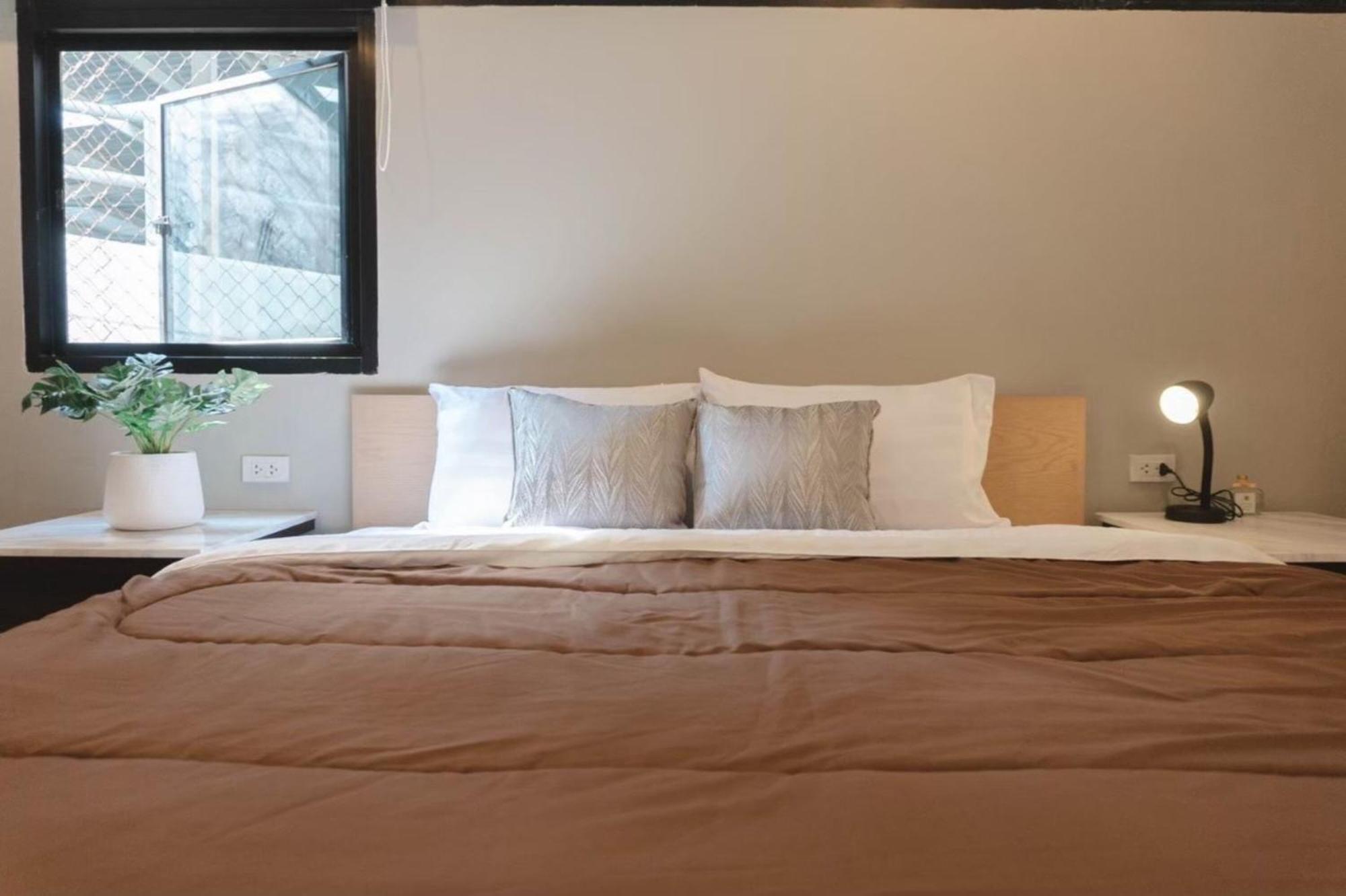 Bnb98 Silom Hotel バンコク都 エクステリア 写真
